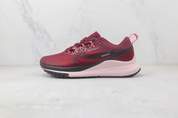 耐克Nike Pegasus Trail 4户外越野红粉色慢跑鞋 耐克户外跑鞋 货号：DJ6158-401