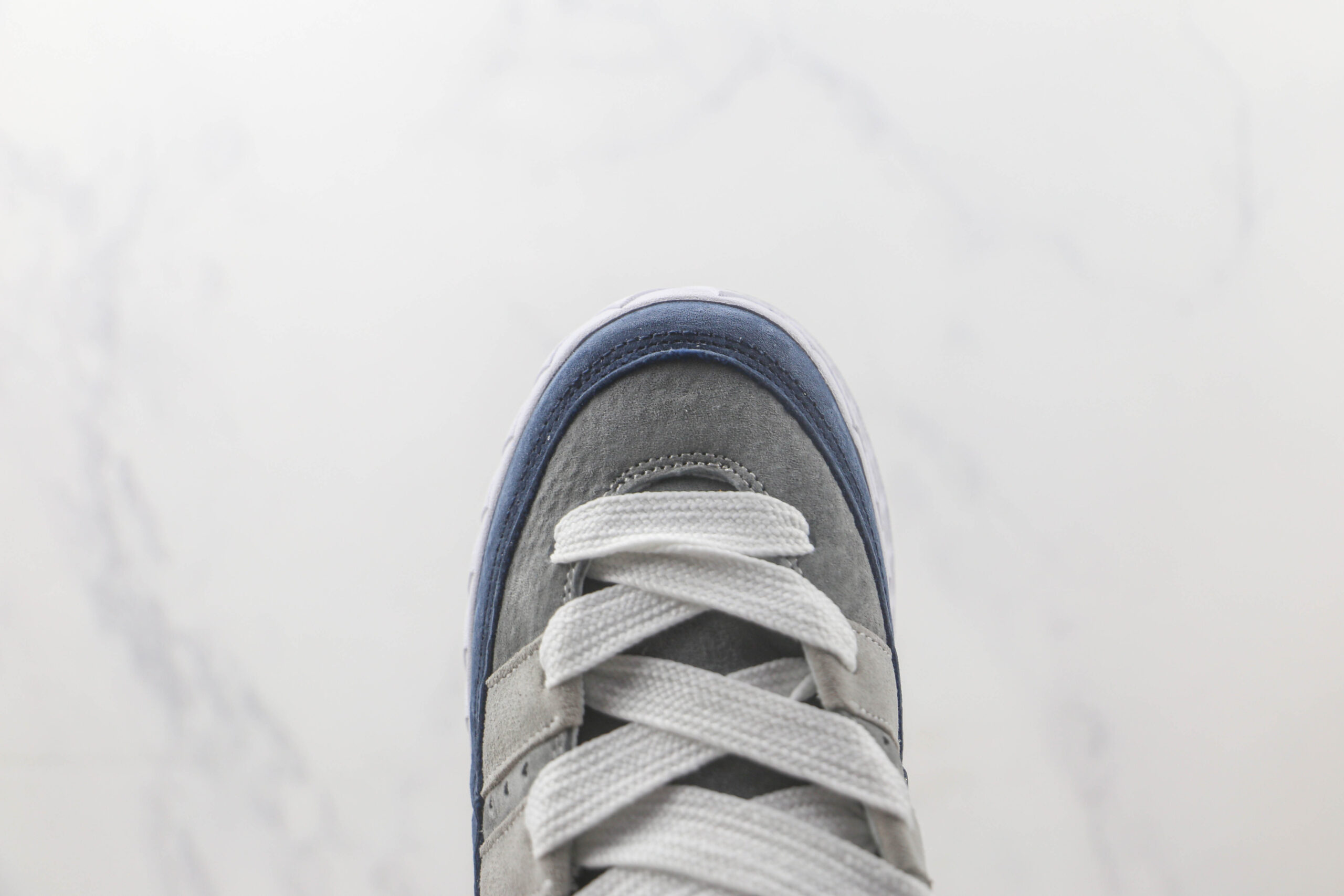 阿迪达斯Adidas Originals ADIMATIC三叶草灰蓝色面包鞋 阿迪达斯三叶草系列板鞋 货号：HP9915