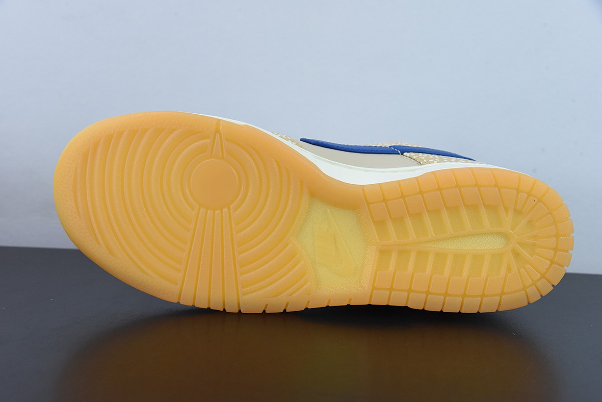 耐克Nike SB Dunk Low Sesame 浅棕芝麻SB低帮休闲滑板鞋 货号：DZ4853-200