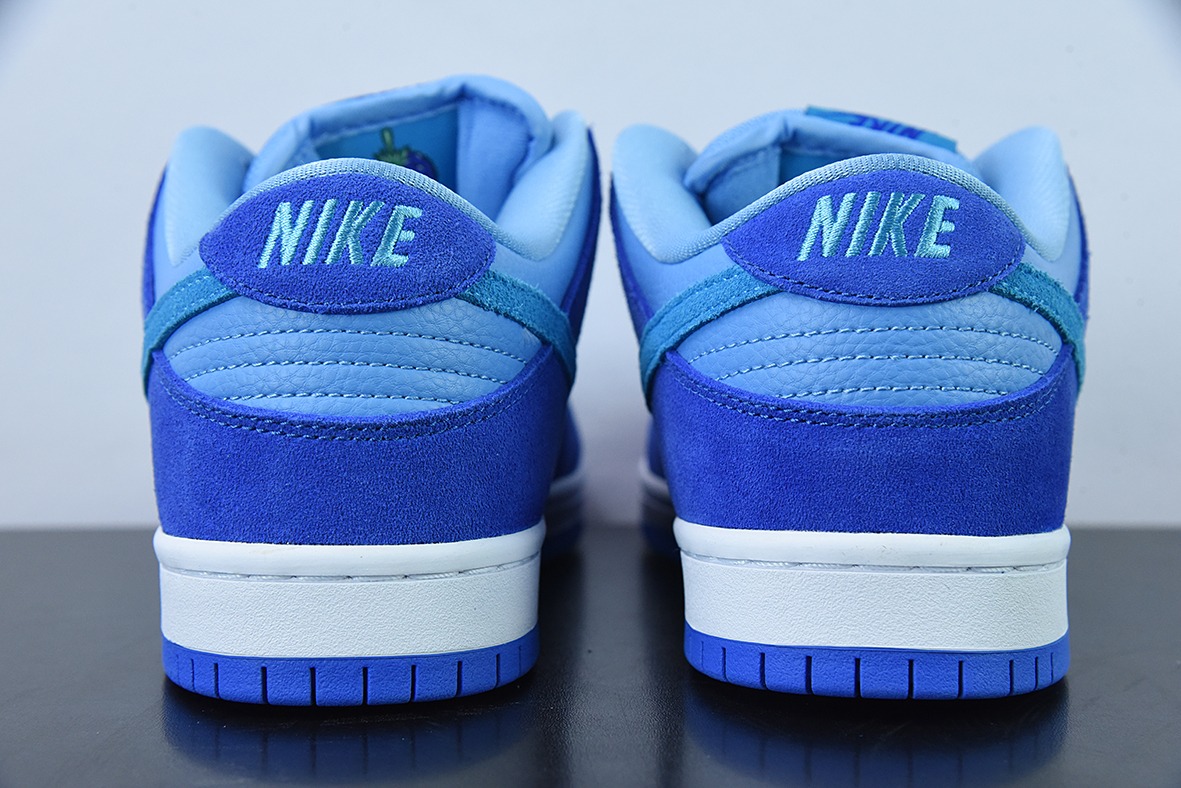 耐克Nike SB Dunk Low  Blue Raspberry  蓝树莓SB低帮运动休闲板鞋 货号：DM0807-400