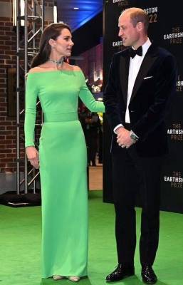 凯特真是又壕又节俭！戴过亿项链却穿租来的绿裙，依然被惊艳到了