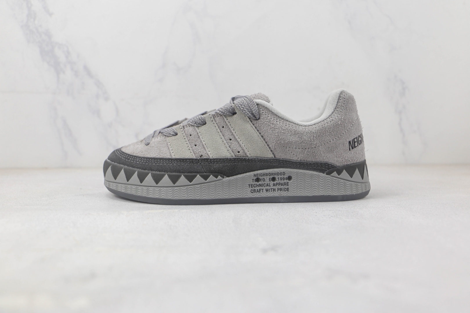阿迪达斯Adidas ADIMATIC灰黑色麂皮面包鞋 阿迪达斯校园板鞋 货号：HP6771
