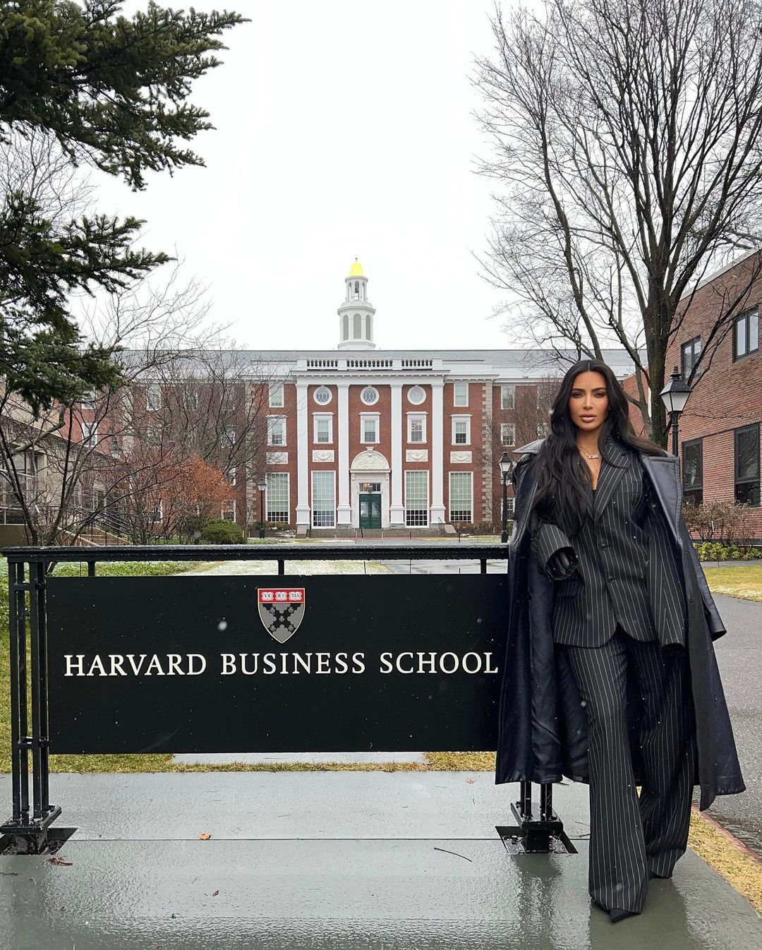 Kim Kardashian 在哈佛商学院演讲