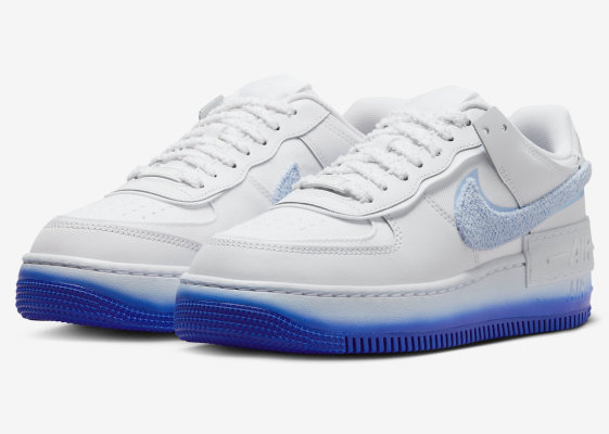 Nike Air Force 1 Shadow Surfaces白色雪尼尔Swooses
