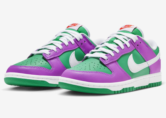 Nike Dunk Low Surfaces in Stadium Green and Fuchsia球场
