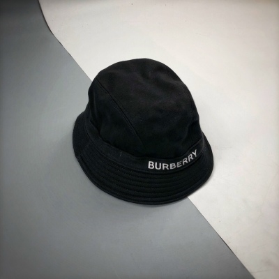 Burberry巴宝莉BBR 黑色字母Logo格子里衬渔夫帽