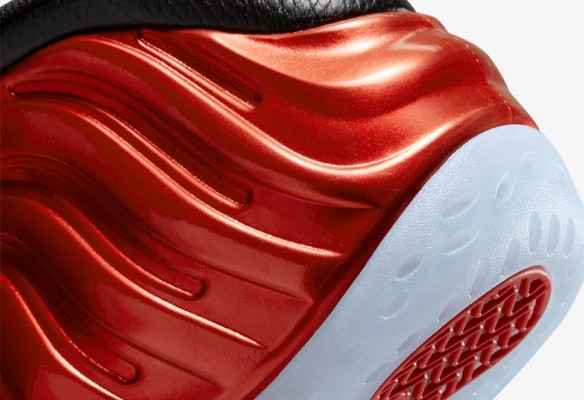 正确的Nike「红喷」即将回归！这个细节不太一样！