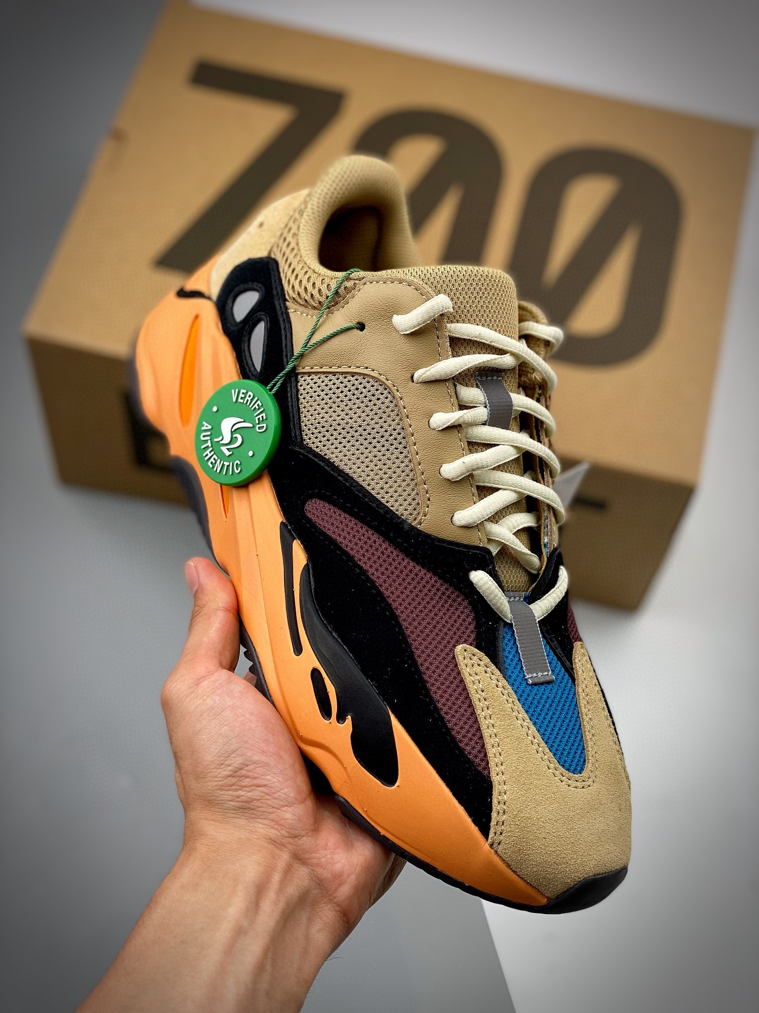 AD Yeezy Boost 700 "Enflame Amber"   棕黄配