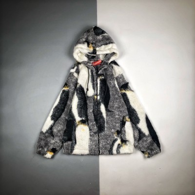 企鹅品牌服装logo（Supreme 20FW Penguins Hooded Fleece企鹅摇粒绒外套）