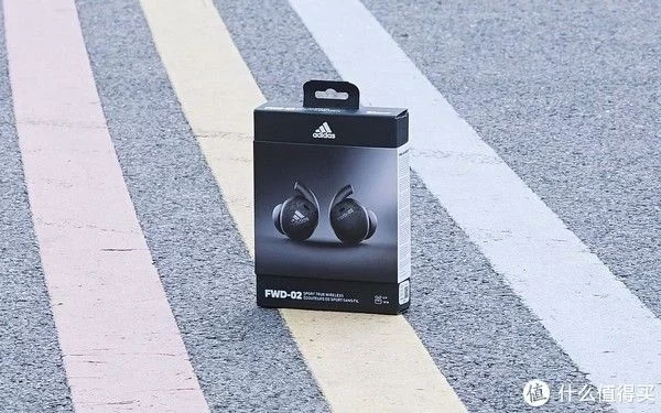 adidas posterize测评（硬核听音物志 篇六十三：畅享无线，专为运动而生！adidas阿迪达斯FWD-02运动耳机测评！）