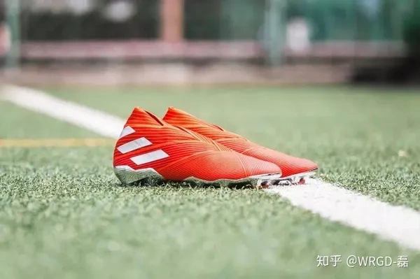 adidas推荐小红书（adidas Nemeziz 19+ 足球鞋测评）