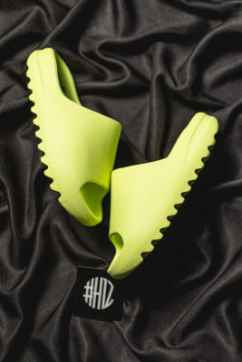 #H12纯原 Adidas originals Yeezy Slide “glow green” 苹果绿 雾面 椰子拖鞋 HQ6447