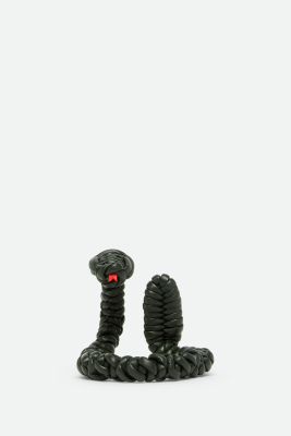 恐龙编织花样_售价  千美元，BOTTEGA VENETA 推出编织恐龙和蛇模型