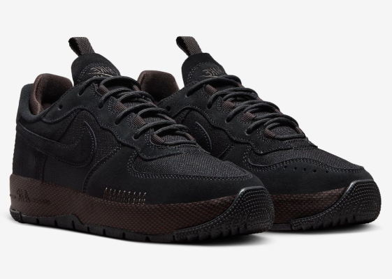 黑色和棕色的Nike Air Force 1 Wild Surfaces
