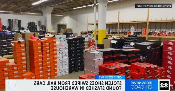 芝加哥警方在仓库发现价值500万美元的被盗运动鞋
