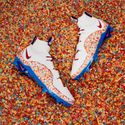 LeBron James用Nike LeBron 4“Fruity Pebbles”防滑鞋赠送Ja'Marr Chase

