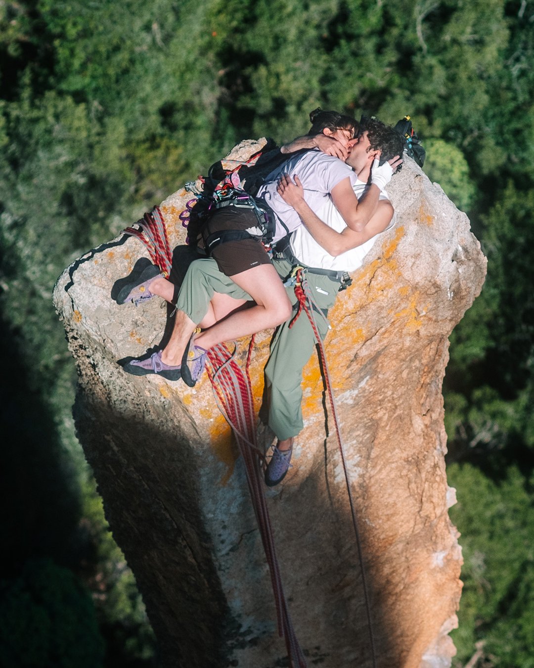 攀岩墙图片,Satisfy 发布全新「Stoner」攀岩主题 Campaign