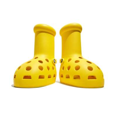 2023.8.9球鞋发售:联名款Crocs x MSCHF “大黄靴”MSCHF010-Y