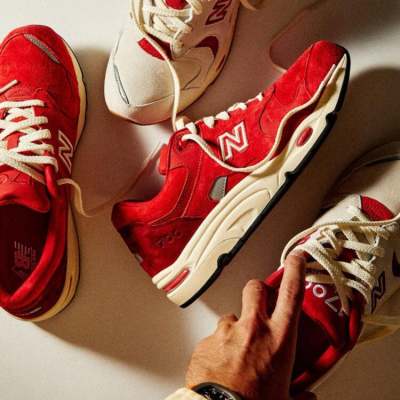2023.9.25球鞋发售:红色低帮生活休闲鞋 Kith x New Balance 1700“Canada Pack”